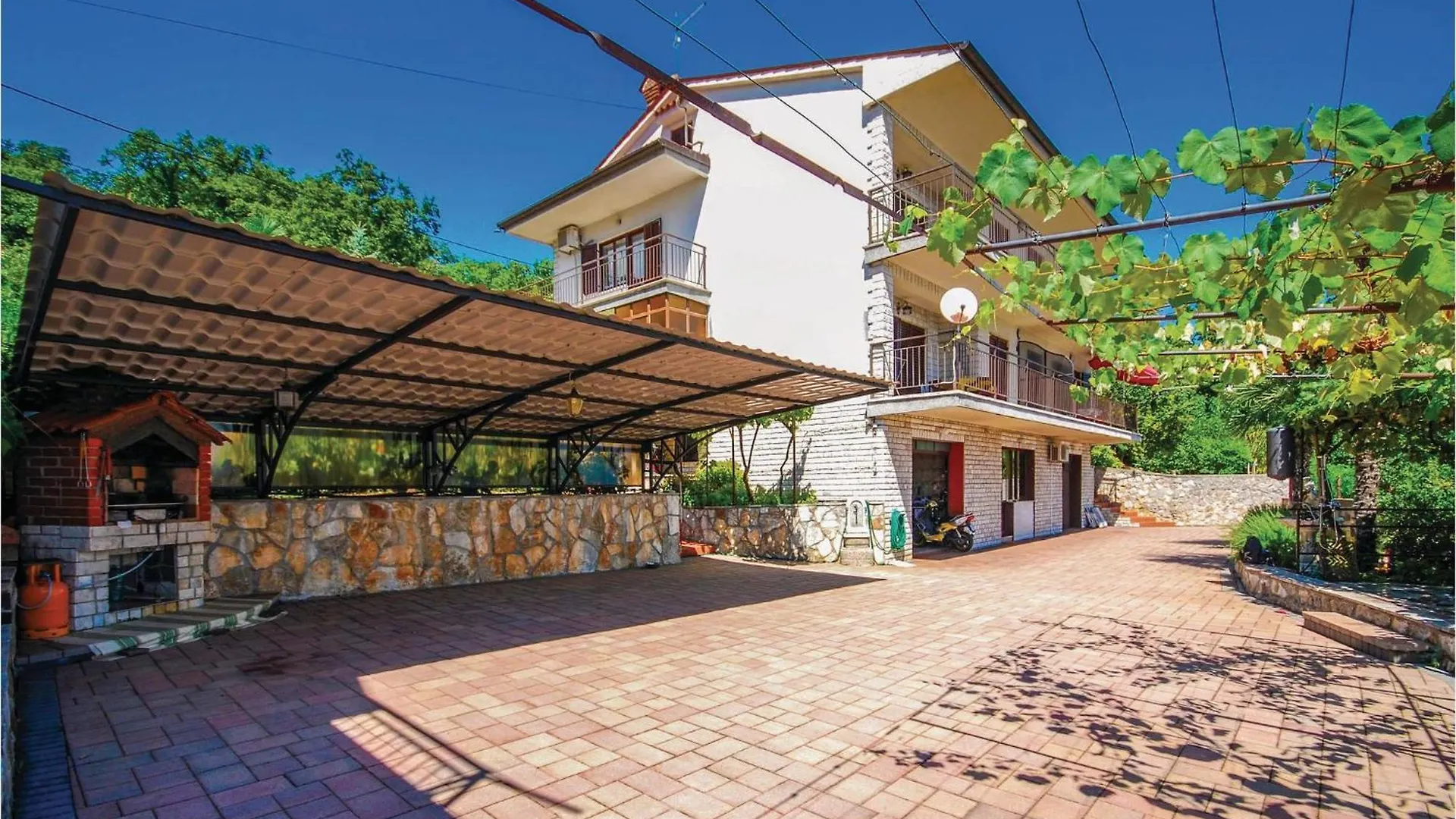 Awesome Apartment In Lovran With House Sea View